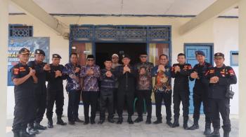 Danyon B Pelopor Kunjungi Pos Brimob Seputih Surabaya sekaligus Silaturahmi dengan Tokoh Masyarakat. 